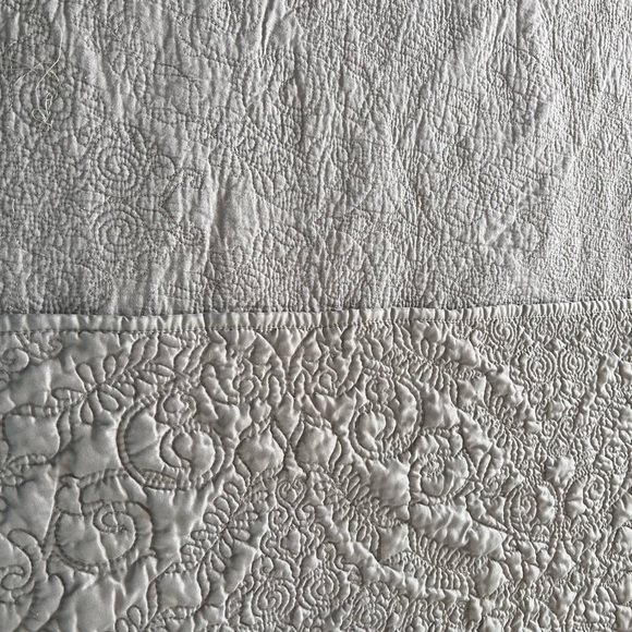 Martha Stewart Crochet Ruffle Quilt - Picture 2 of 6